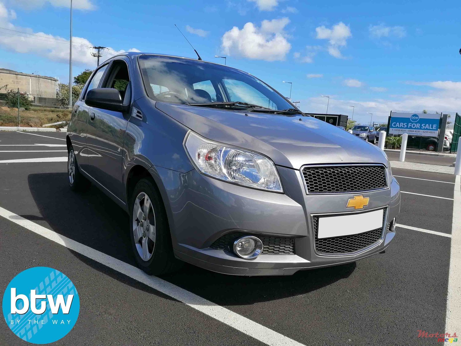 2011' Chevrolet Aveo LS photo #1