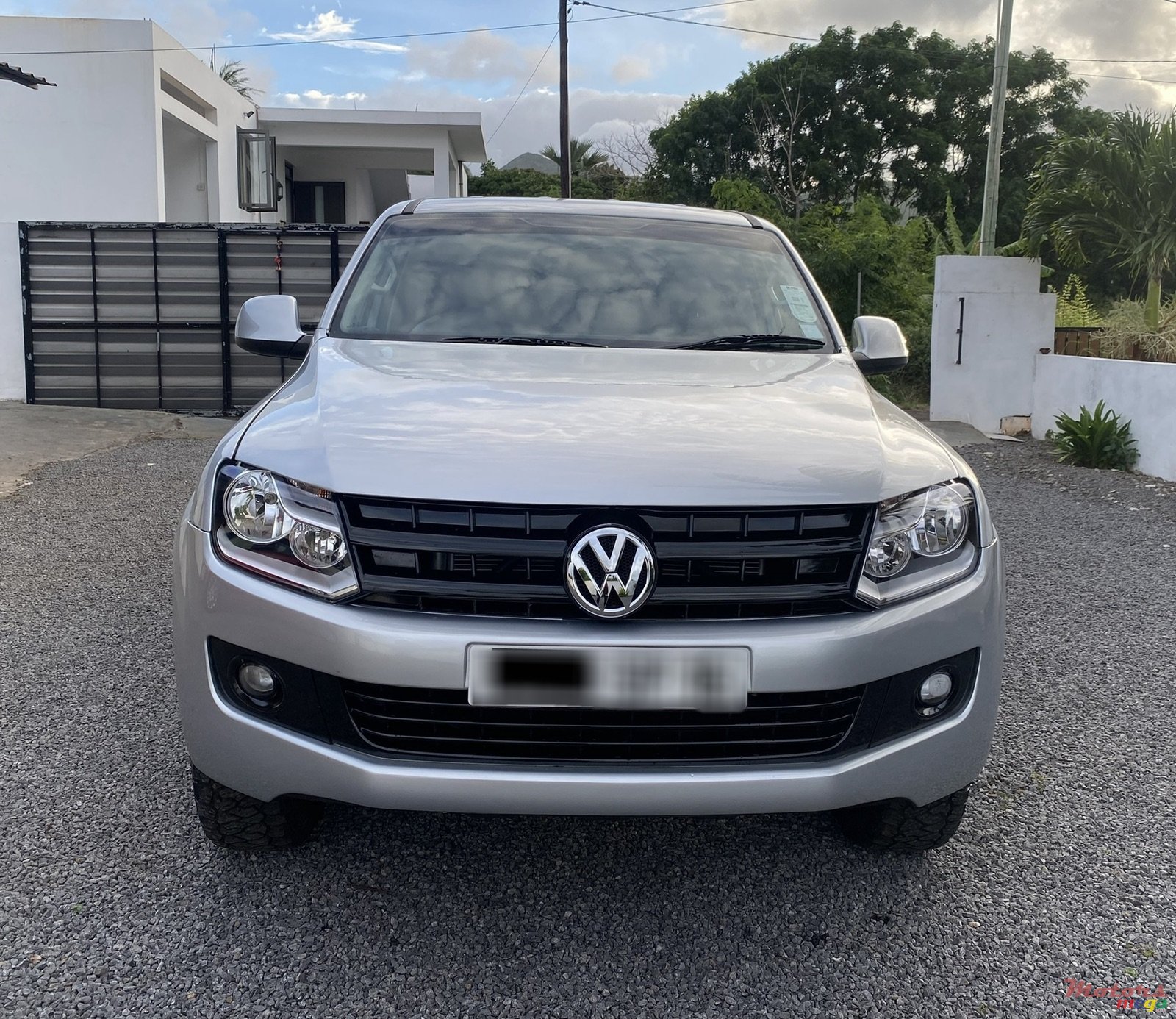 2016' Volkswagen Amarok 4*2 photo #1