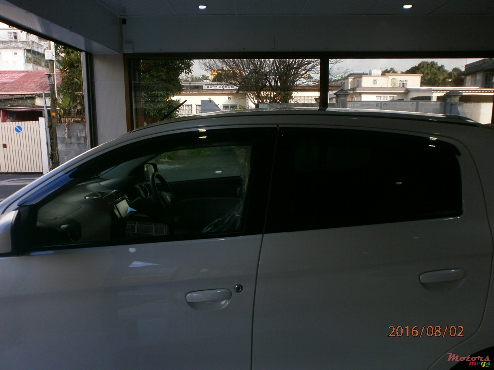 2013' Mitsubishi Mirage photo #5