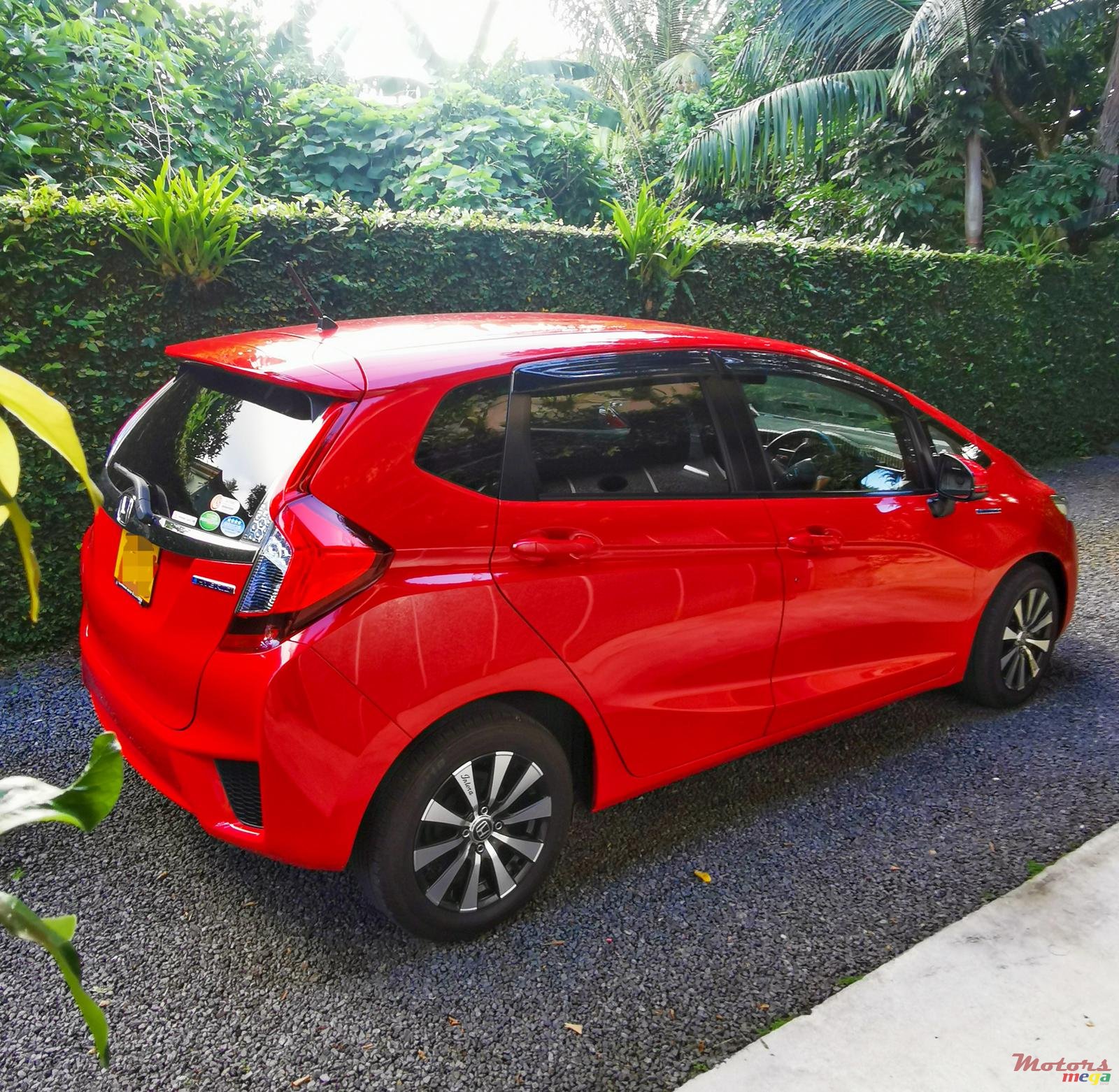 2014' Honda Fit Hybrid photo #2
