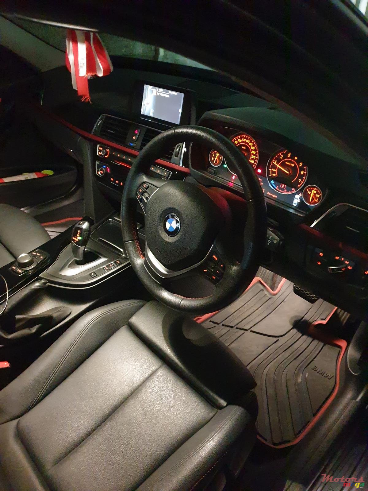 2016' BMW 318 photo #6