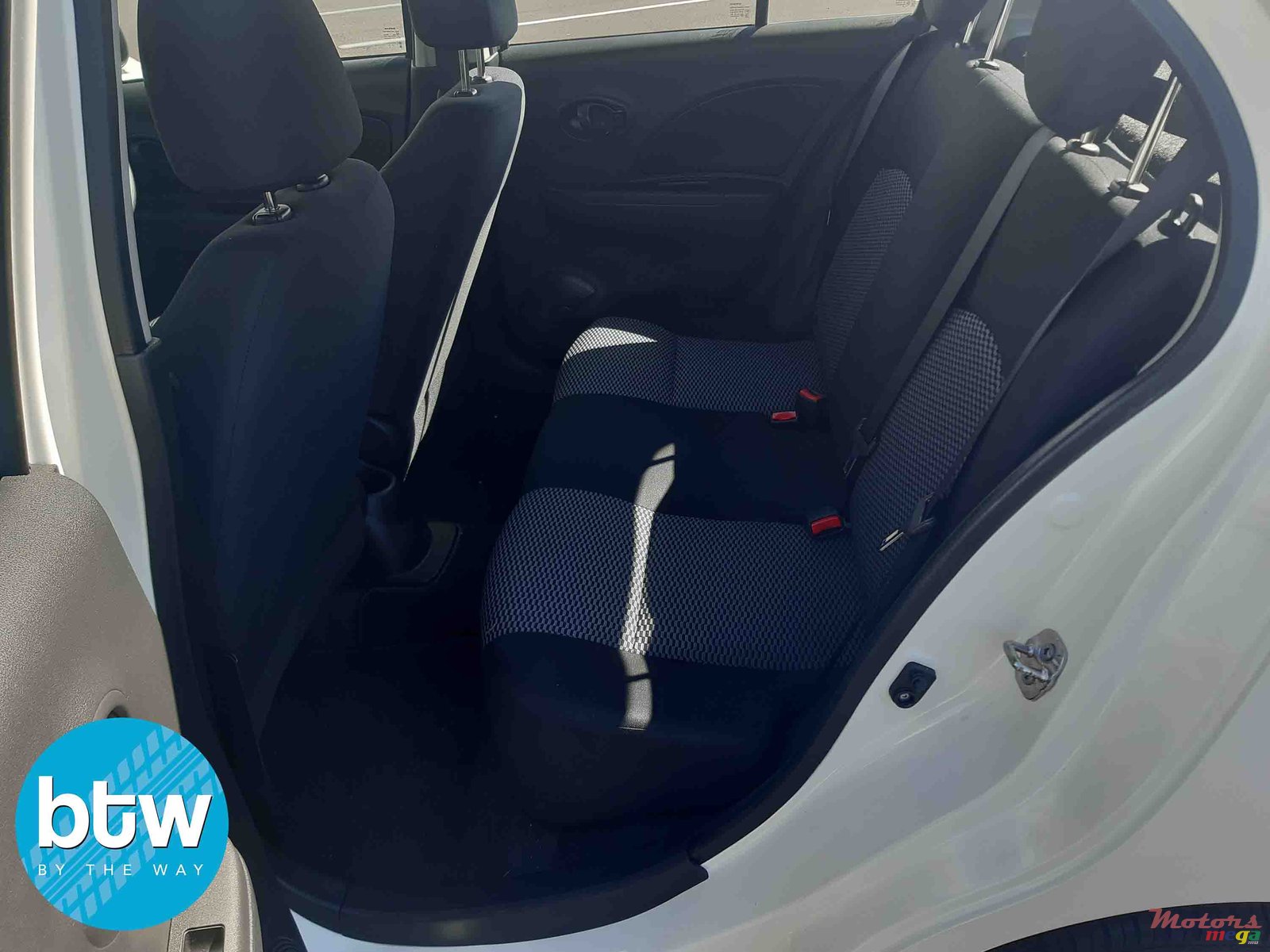 2016' Nissan March photo #3