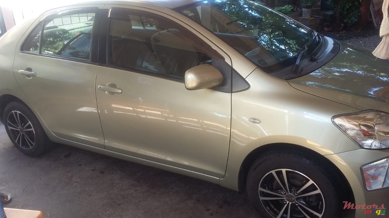 2006' Toyota Yaris photo #3