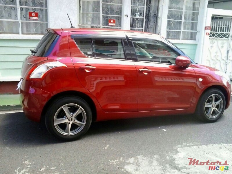 2011' Suzuki Swift photo #4