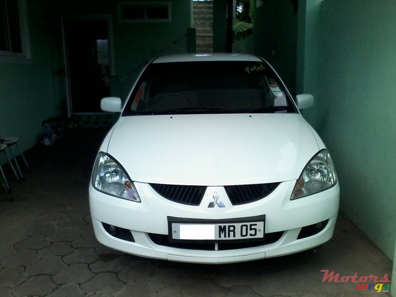 2005' Mitsubishi Lancer photo #1