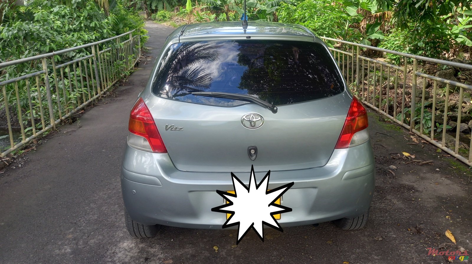 2008' Toyota Vitz photo #2