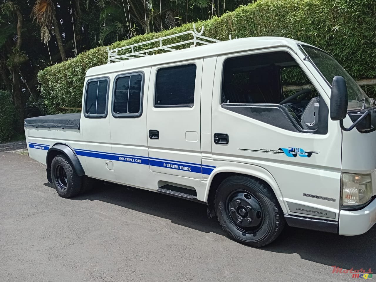 2016' JMC CARRYING 9 SEATER TRUCK photo #2