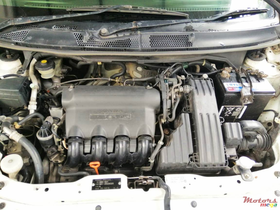 2004' Honda Fit photo #3