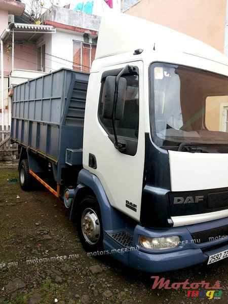 2004' DAF 45 photo #1