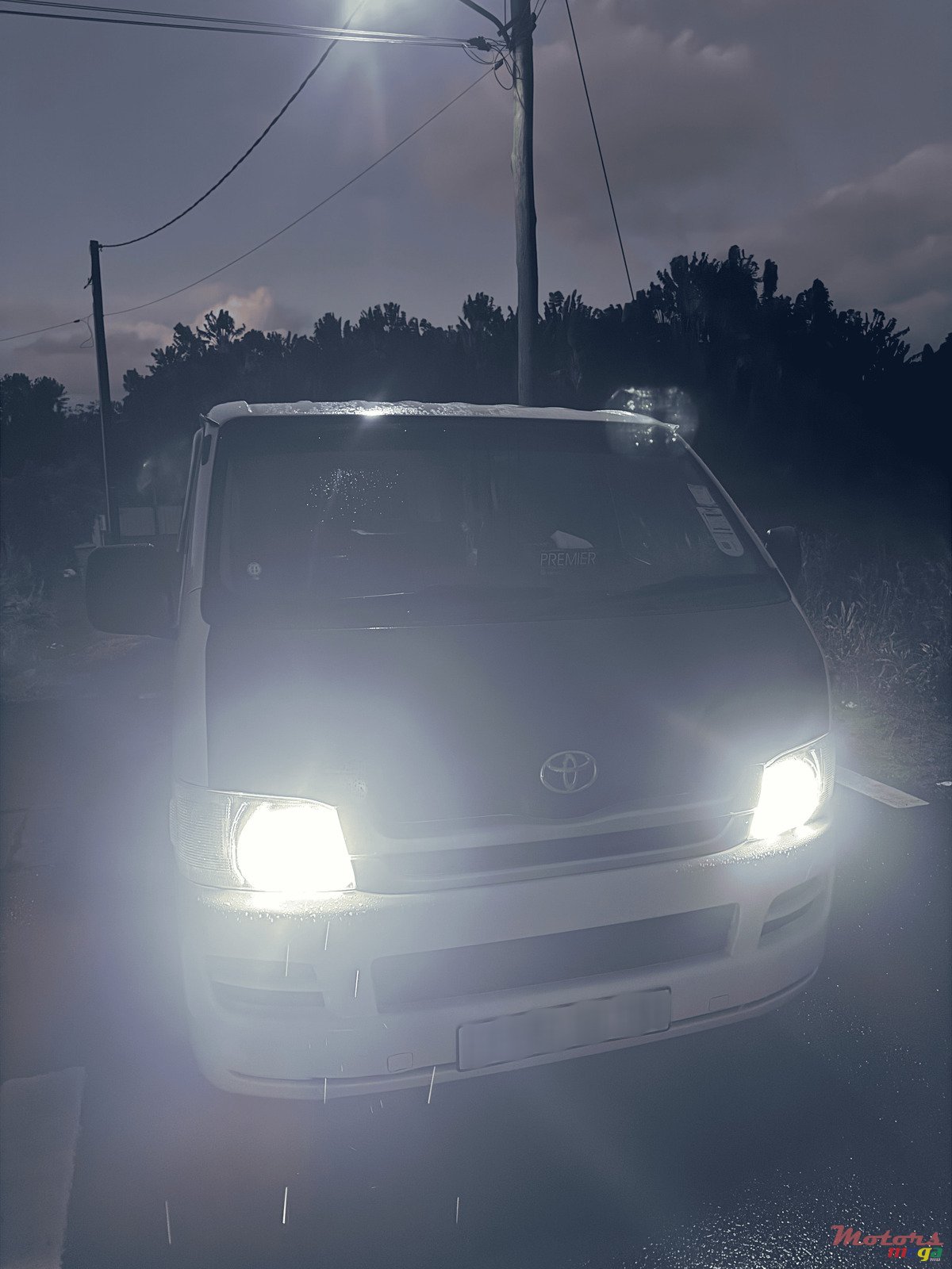 2010' Toyota HiAce D4D photo #3