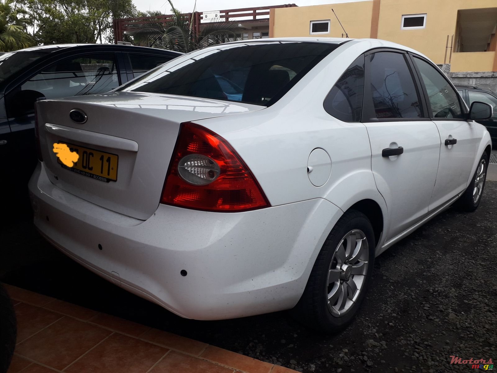 2011' Ford Focus Manual photo #2