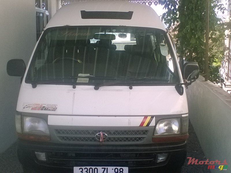 1998' Toyota HiAce photo #1