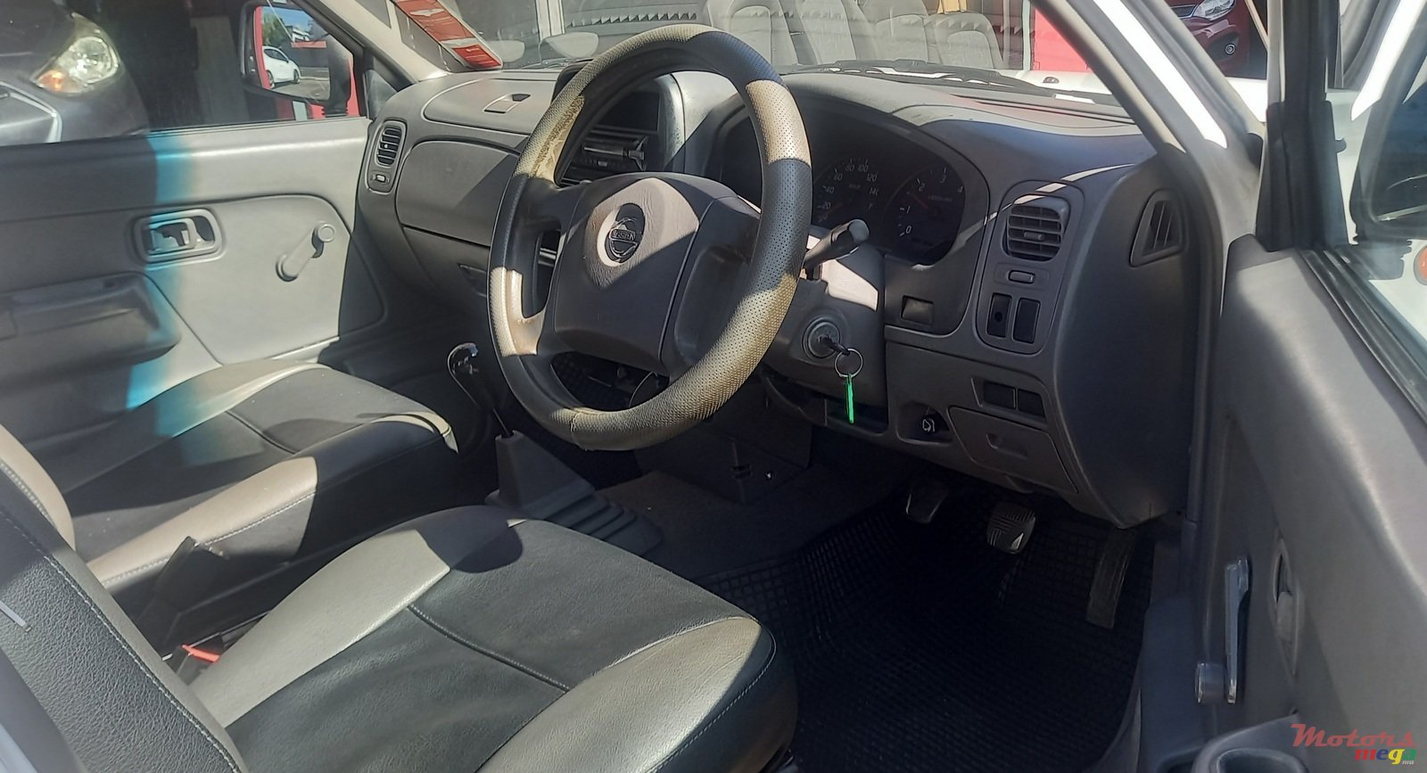 2012' Nissan Hardbody NP300 photo #5