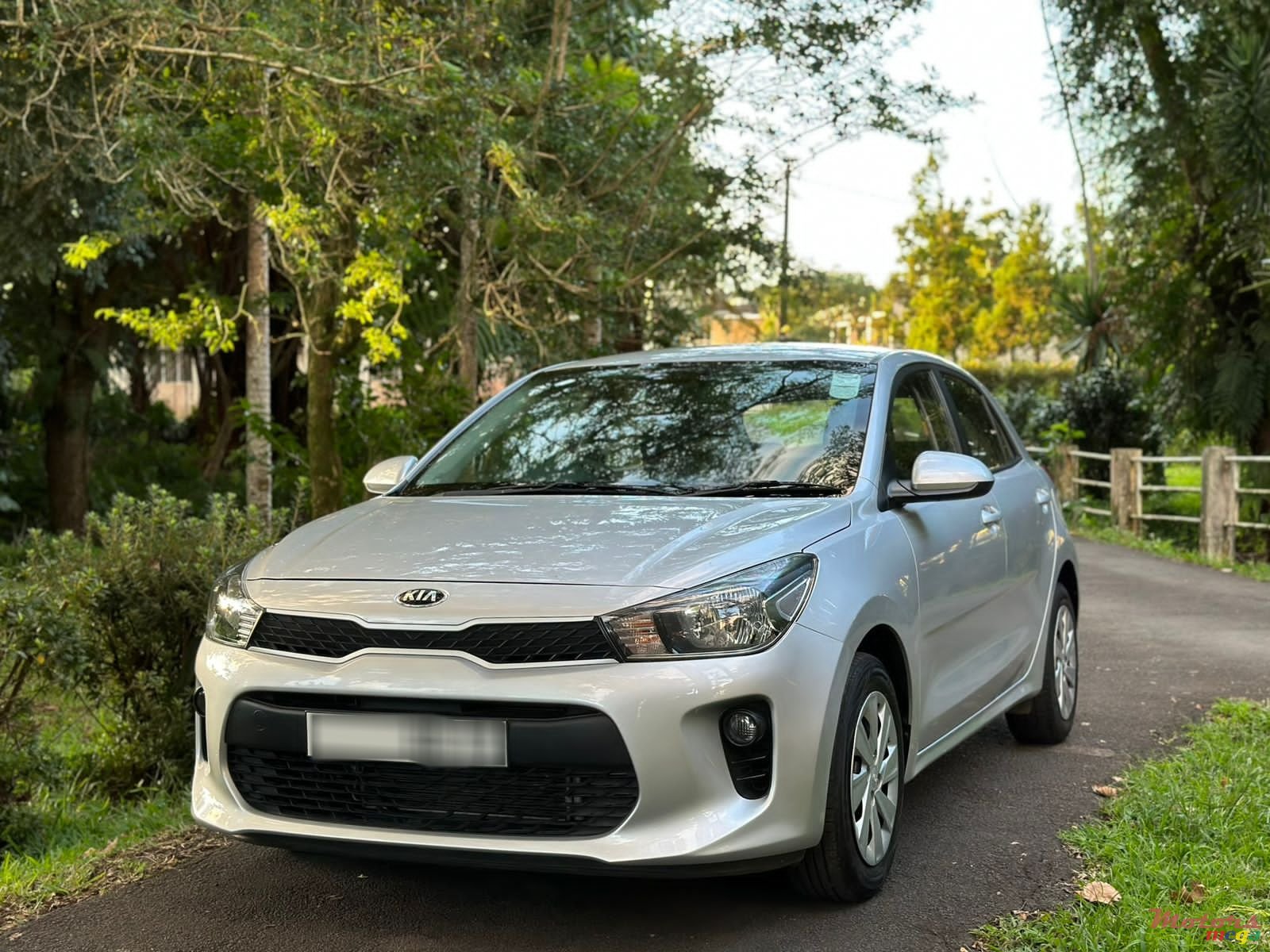 2017' Kia Rio photo #2