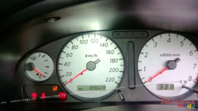 2004' Nissan Sunny photo #2