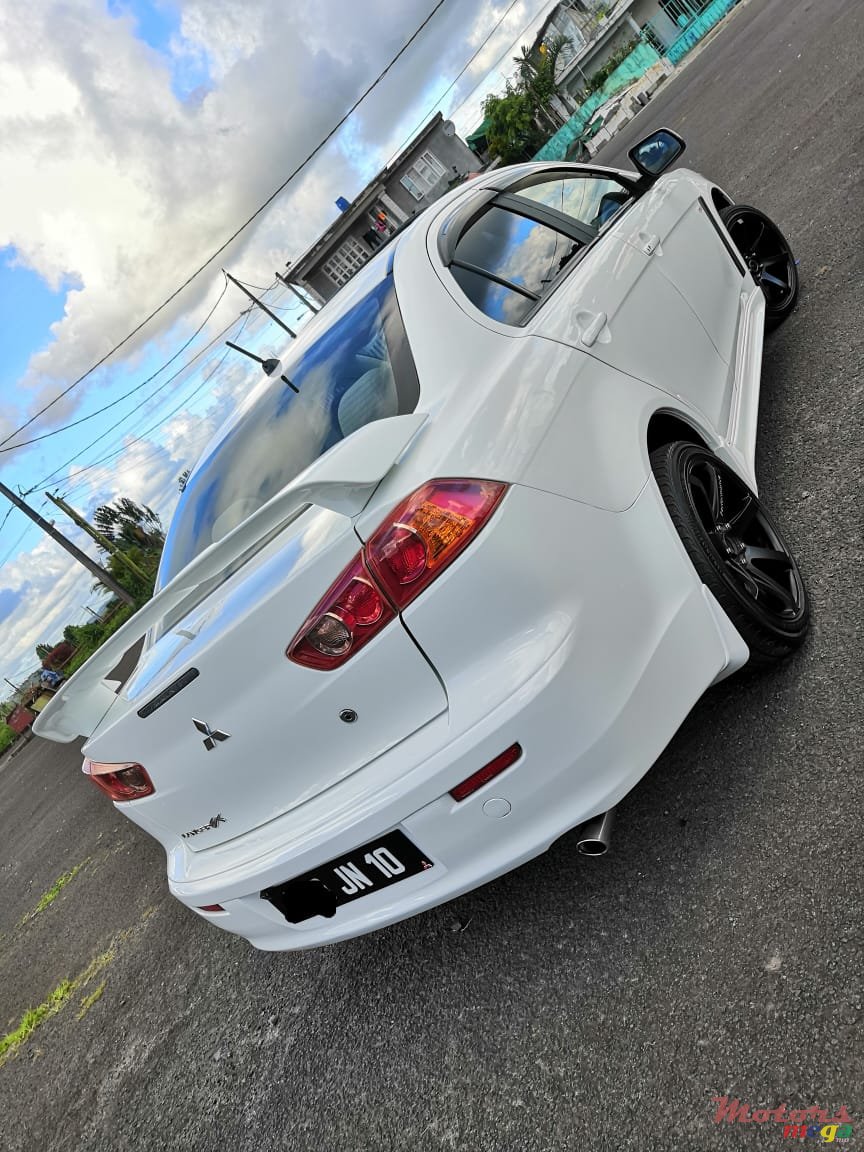2010' Mitsubishi Lancer Evolution Ex fully executive photo #2
