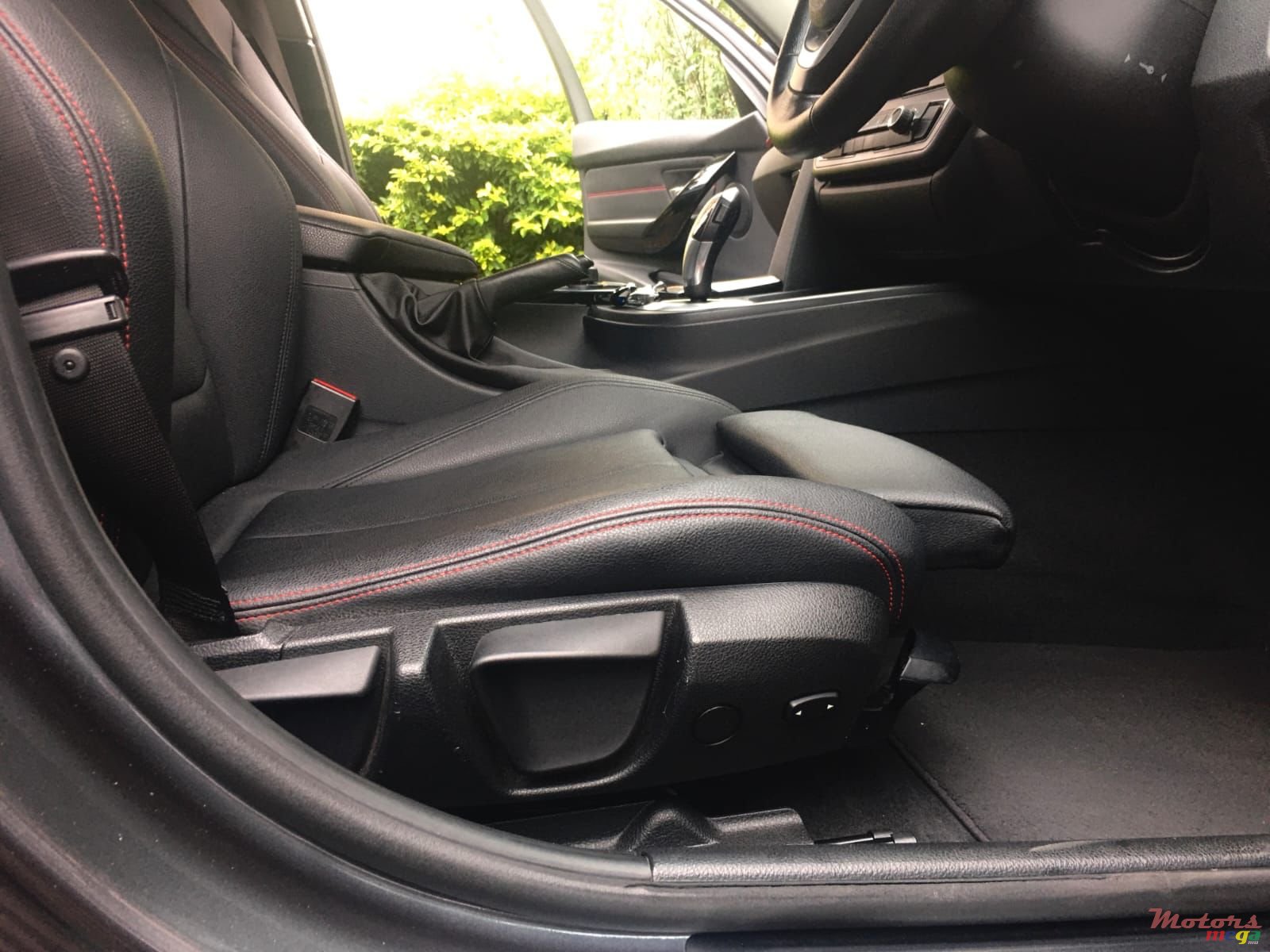 2013' BMW 3 Series photo #5