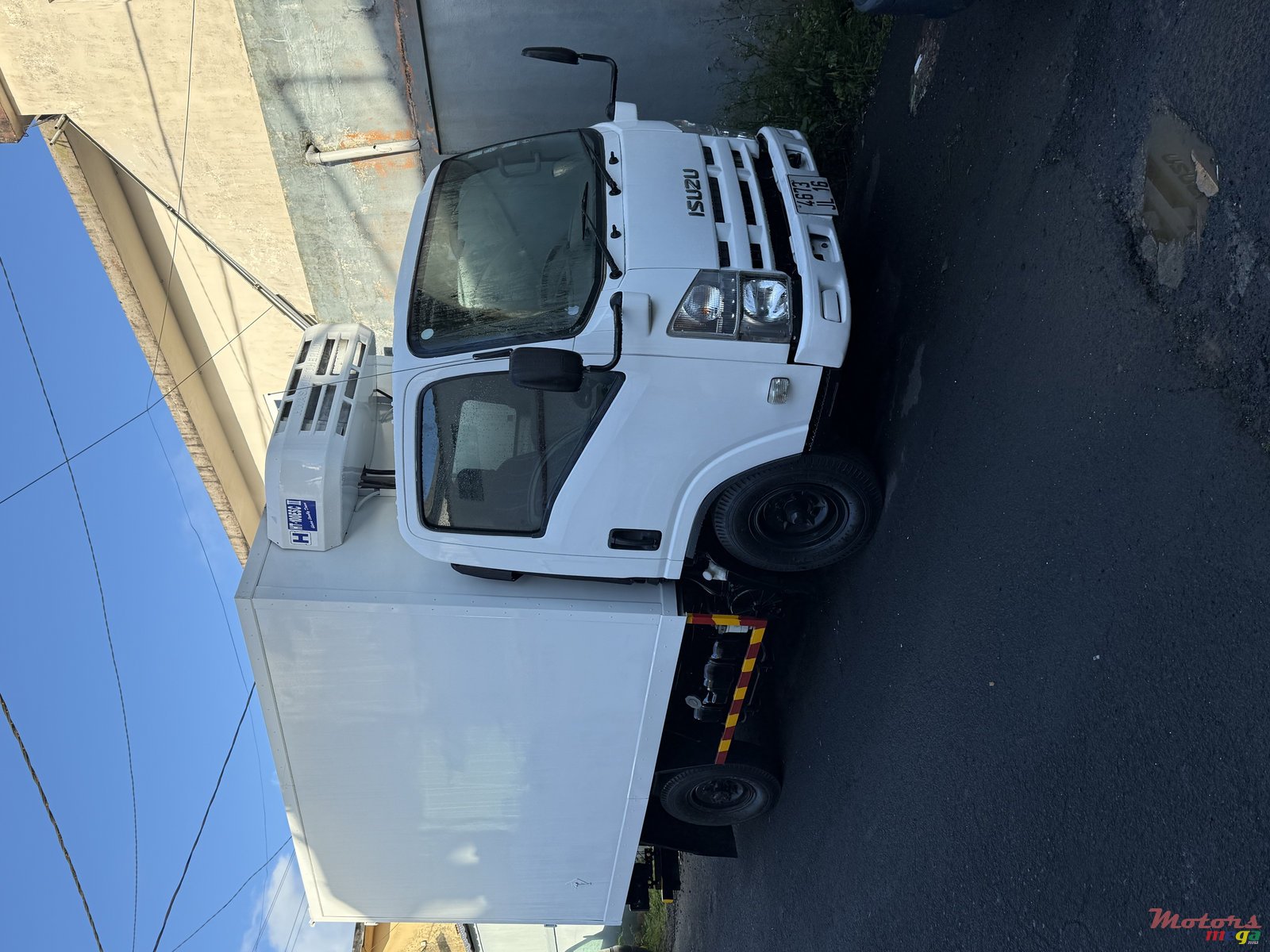 2016' Isuzu photo #4