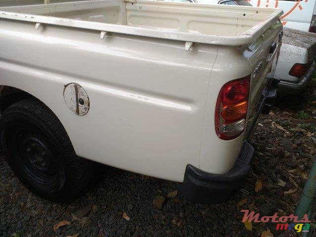 2013' Mahindra Scorpio photo #3