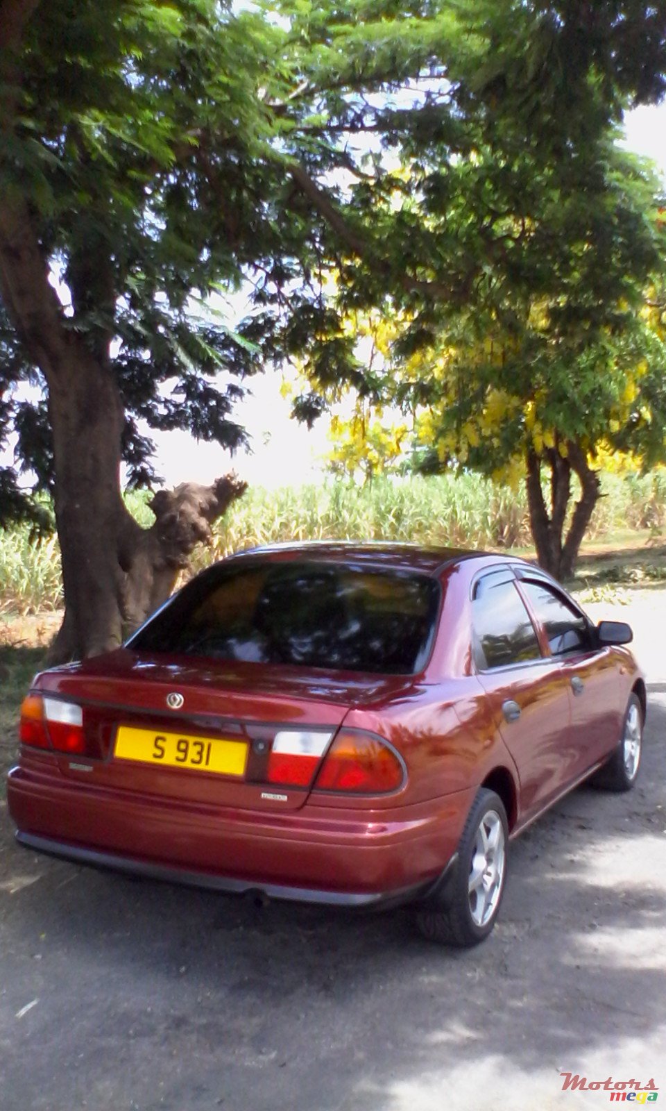 1998' Mazda 323 non photo #3