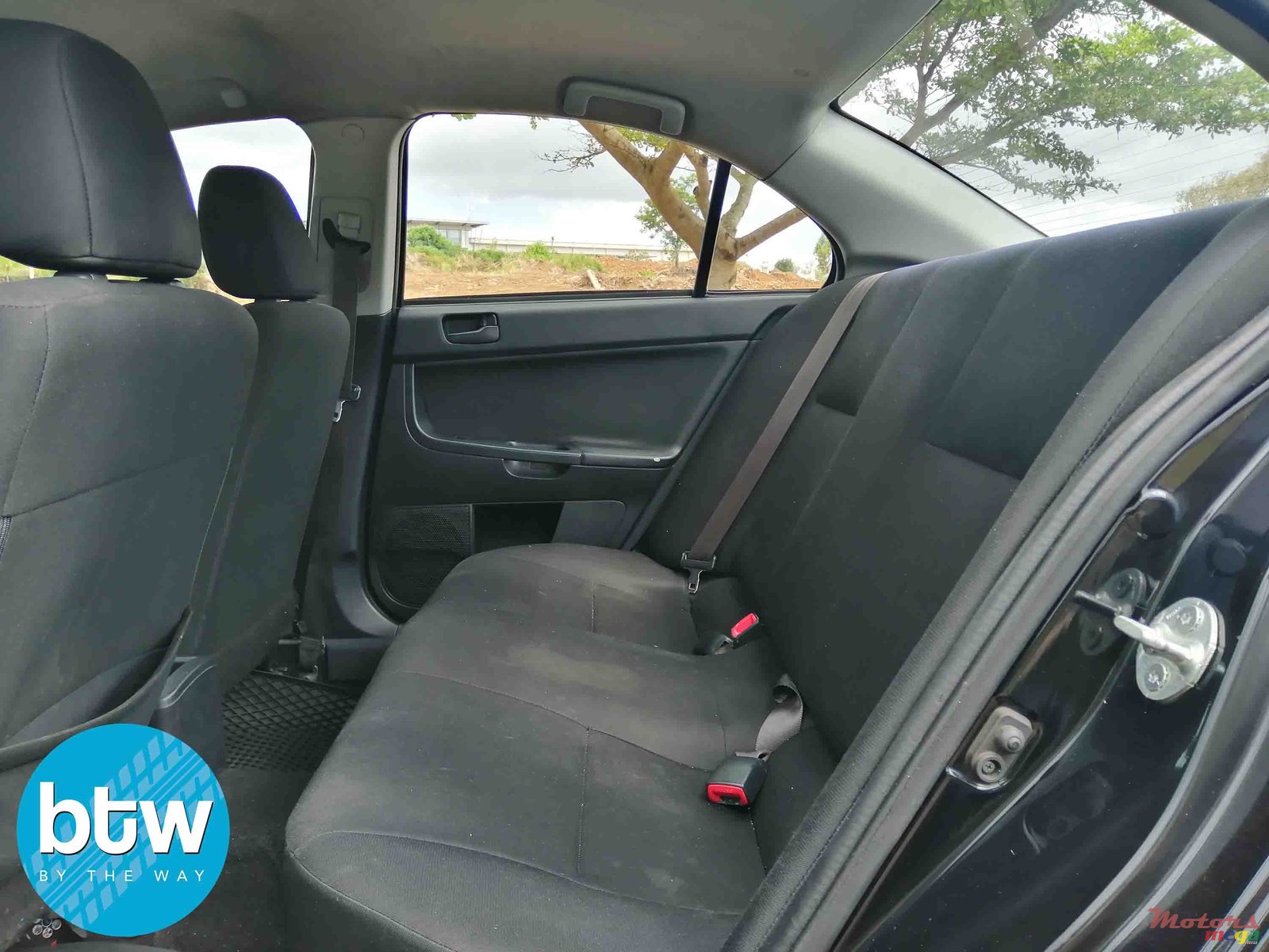 2014' Mitsubishi Lancer photo #4