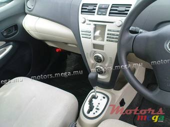 2006' Toyota Yaris nil photo #2