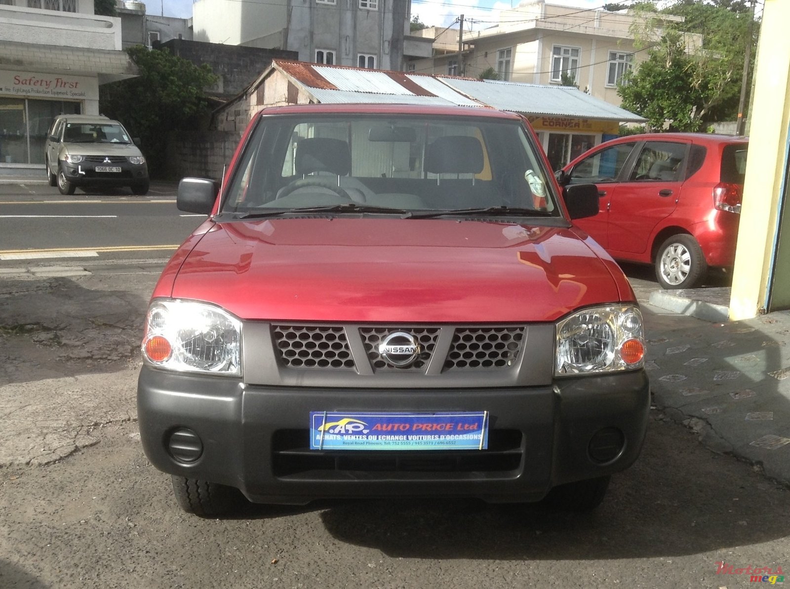 2007' Nissan Navara photo #1
