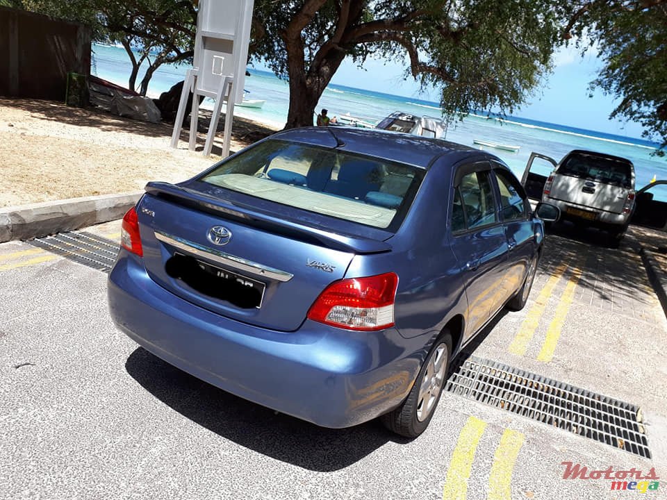 2007' Toyota Yaris photo #3