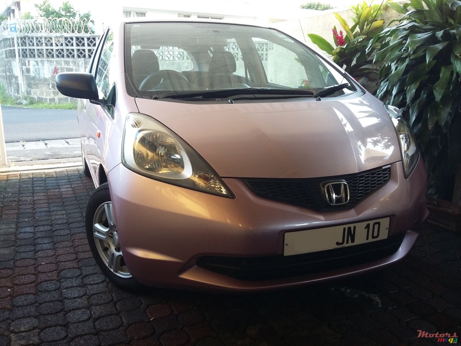 2010' Honda Jazz photo #2