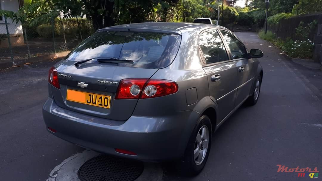 2010' Chevrolet Optra photo #3