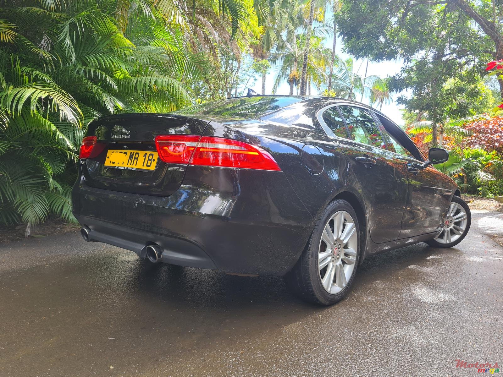 2018' Jaguar XE 2.5T photo #2