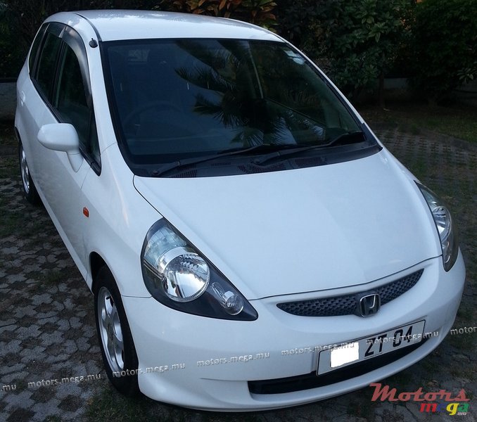 2004' Honda FIT photo #2