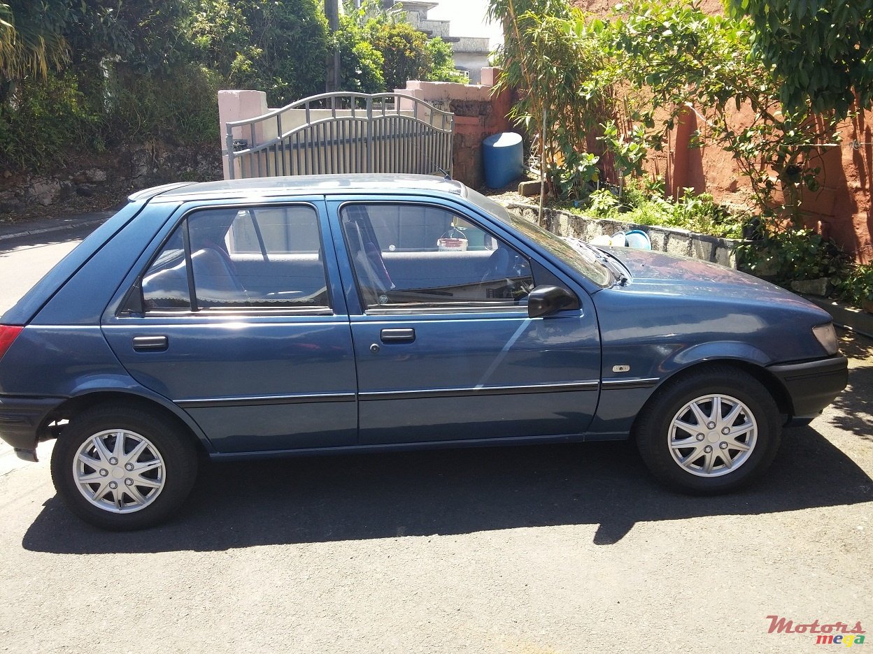 1995' Ford Fiesta photo #1