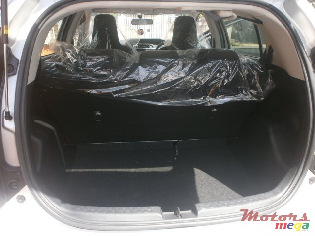 2016' Toyota Aurion Aqua photo #6