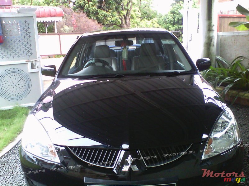 2005' Mitsubishi photo #1