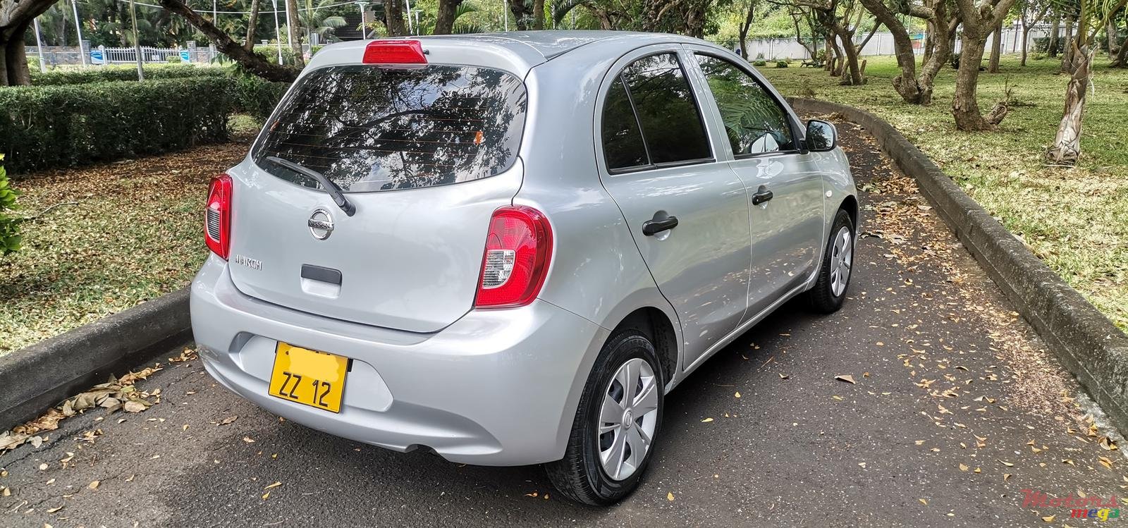 2012' Nissan March photo #7