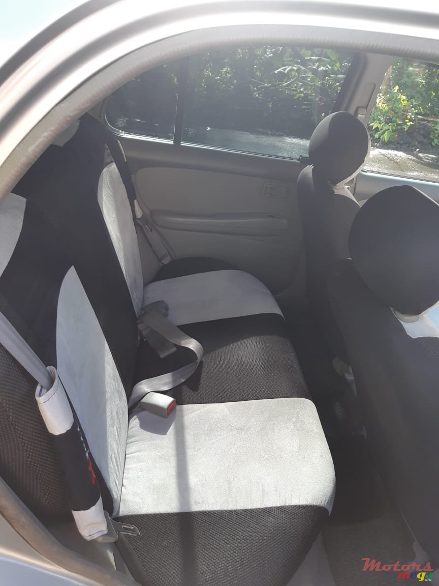 2001' Nissan photo #4