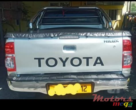 2012' Toyota Hilux photo #3