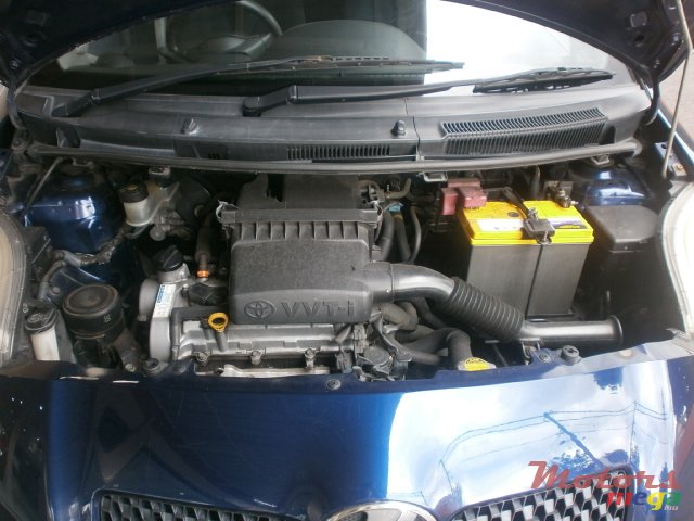 2007' Toyota Vitz photo #6