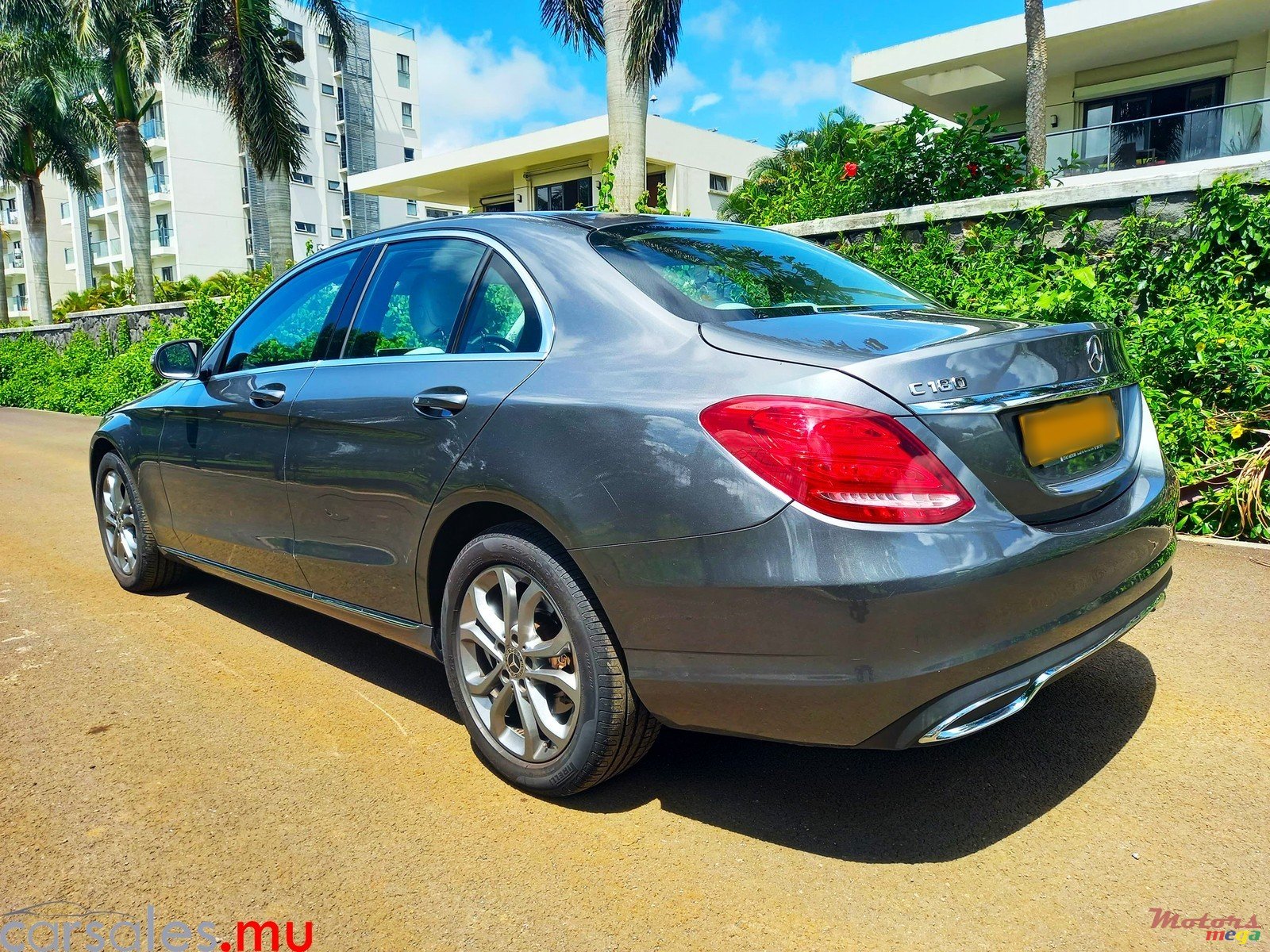 2018' Mercedes-Benz C 180 Avantgarde 1.6 photo #3