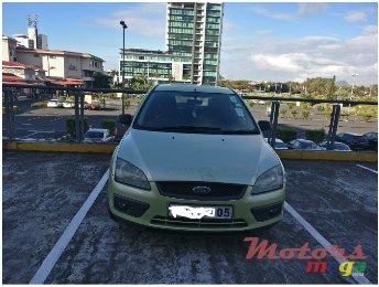 2005' Ford Focus photo #1