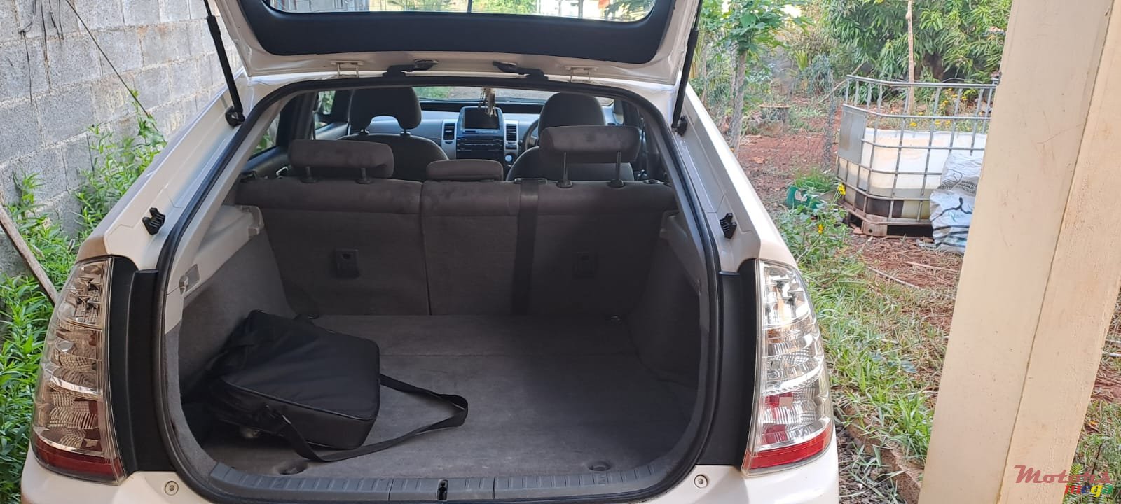 2009' Toyota Prius photo #5