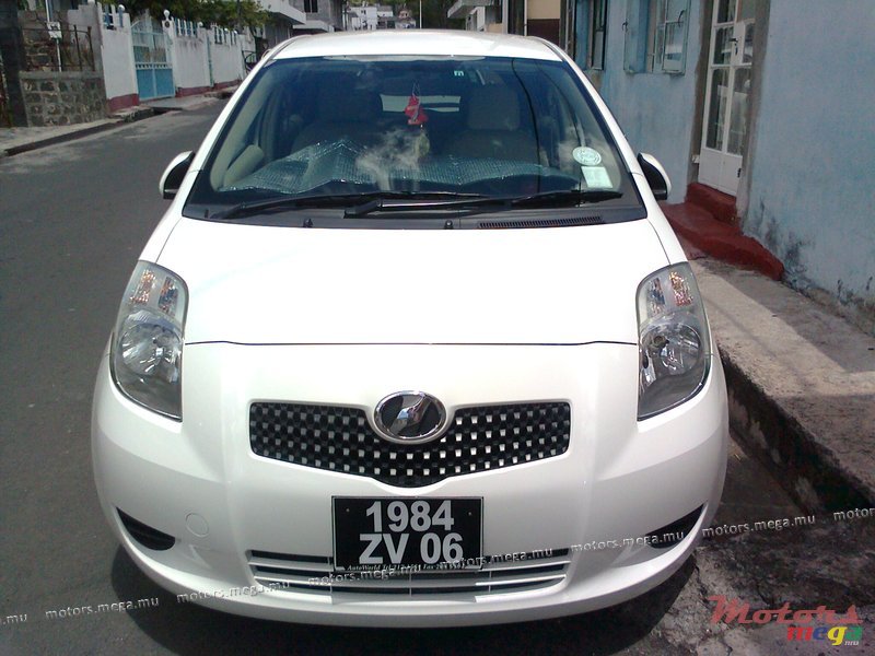 2006' Toyota Yaris 1111 photo #1