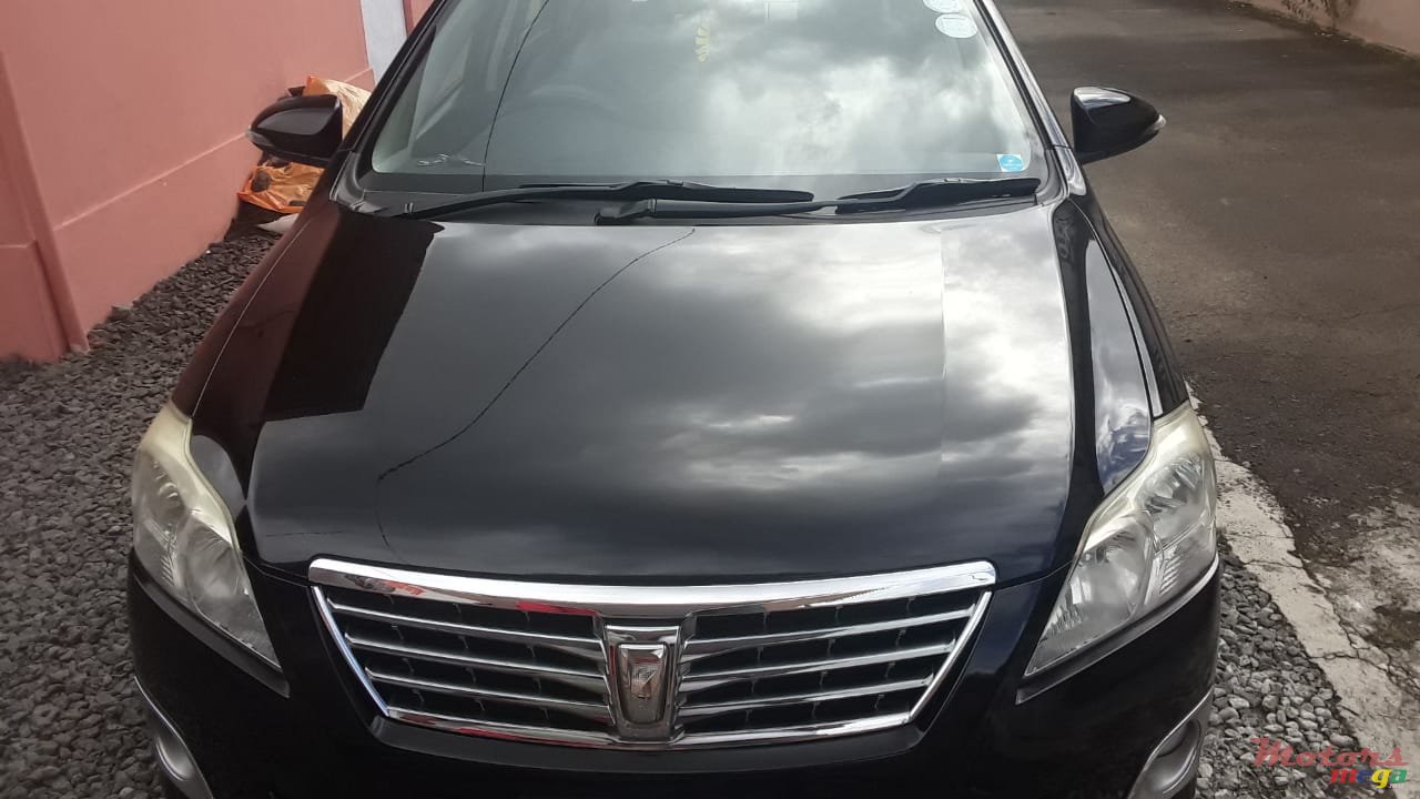 2013' Toyota Premio photo #1