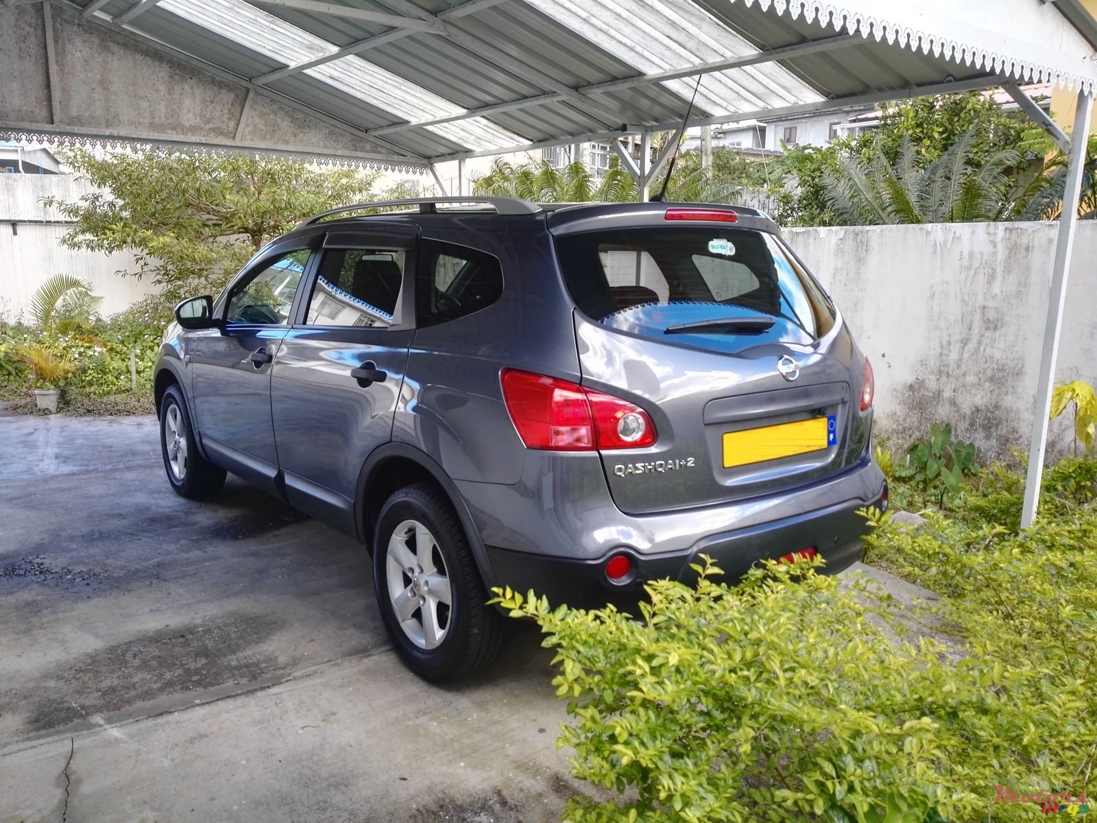 2009' Nissan Qashqai+2 photo #2