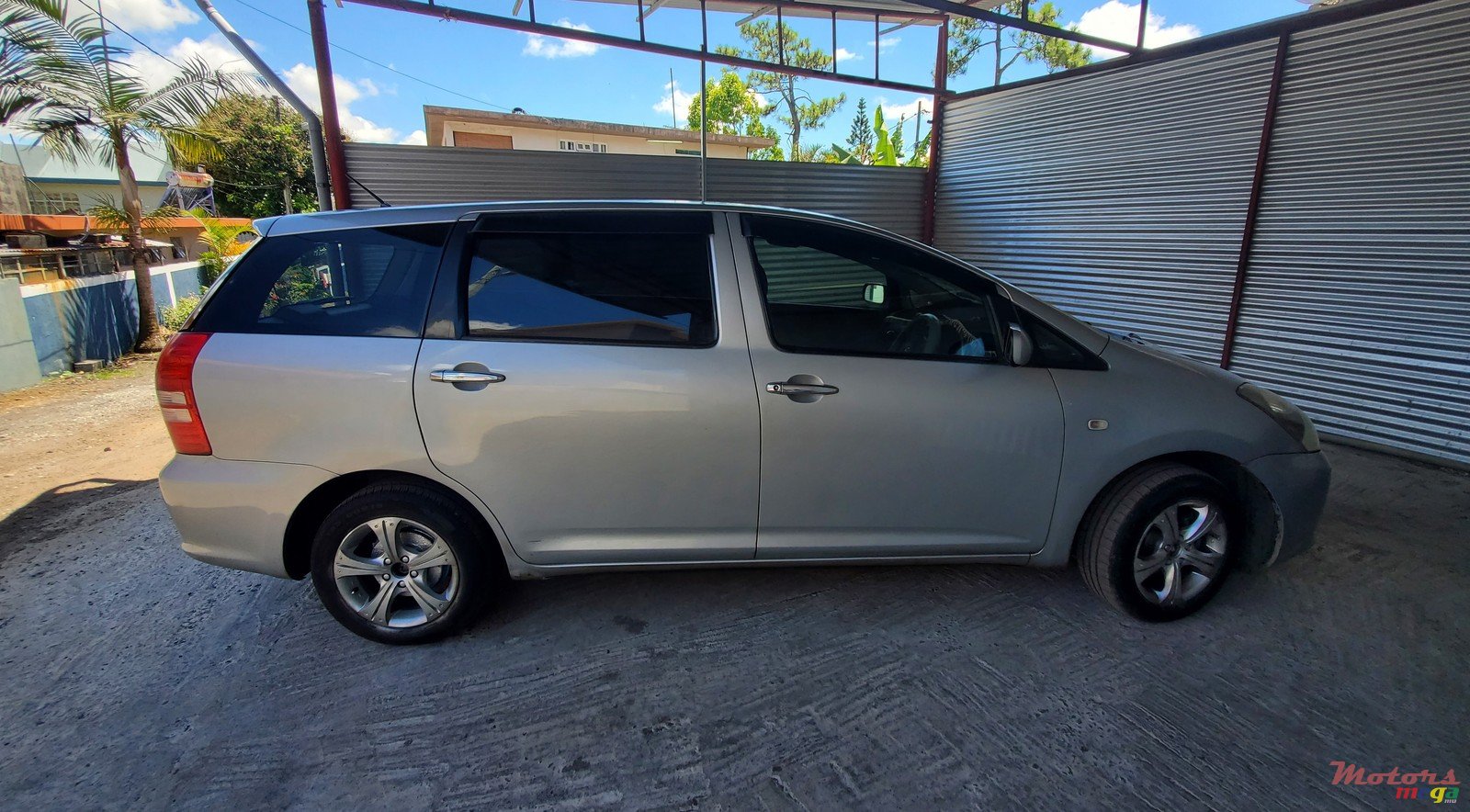 2005' Toyota photo #1