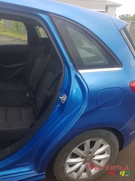 2013' Mercedes-Benz B-Class photo #3