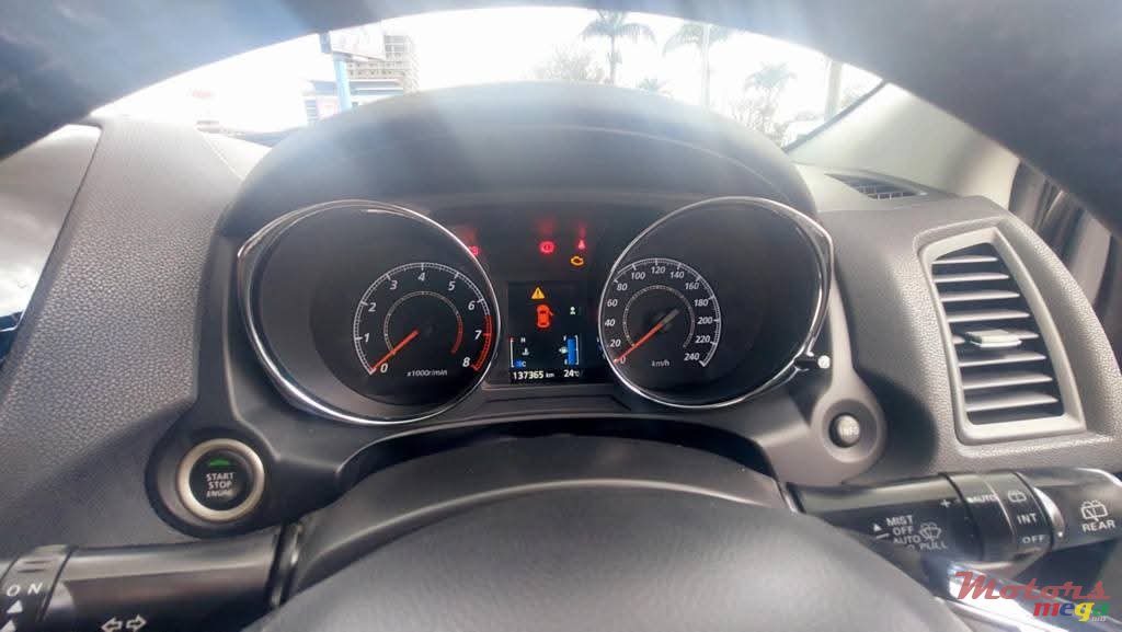 2019' Mitsubishi ASX photo #5