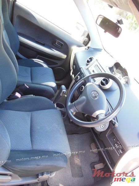 2006' Toyota ist photo #6