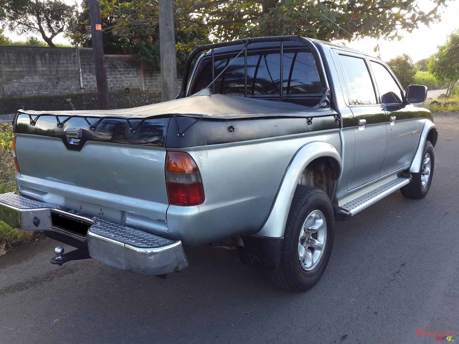 1998' Mitsubishi L200 (4x4) photo #3